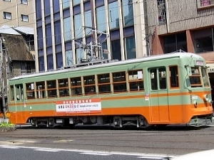 いろんな電車が走ってる~。岡山の市電はキレイです。 いろんな電車が走ってる~。岡山の市電はキレイです。
