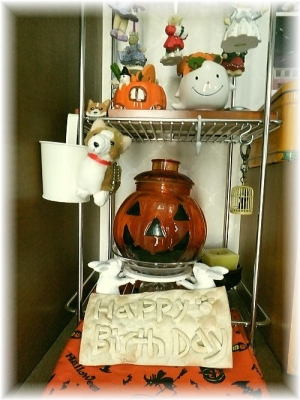 ハッピーバースディの板らしきものはクッキーでできてます